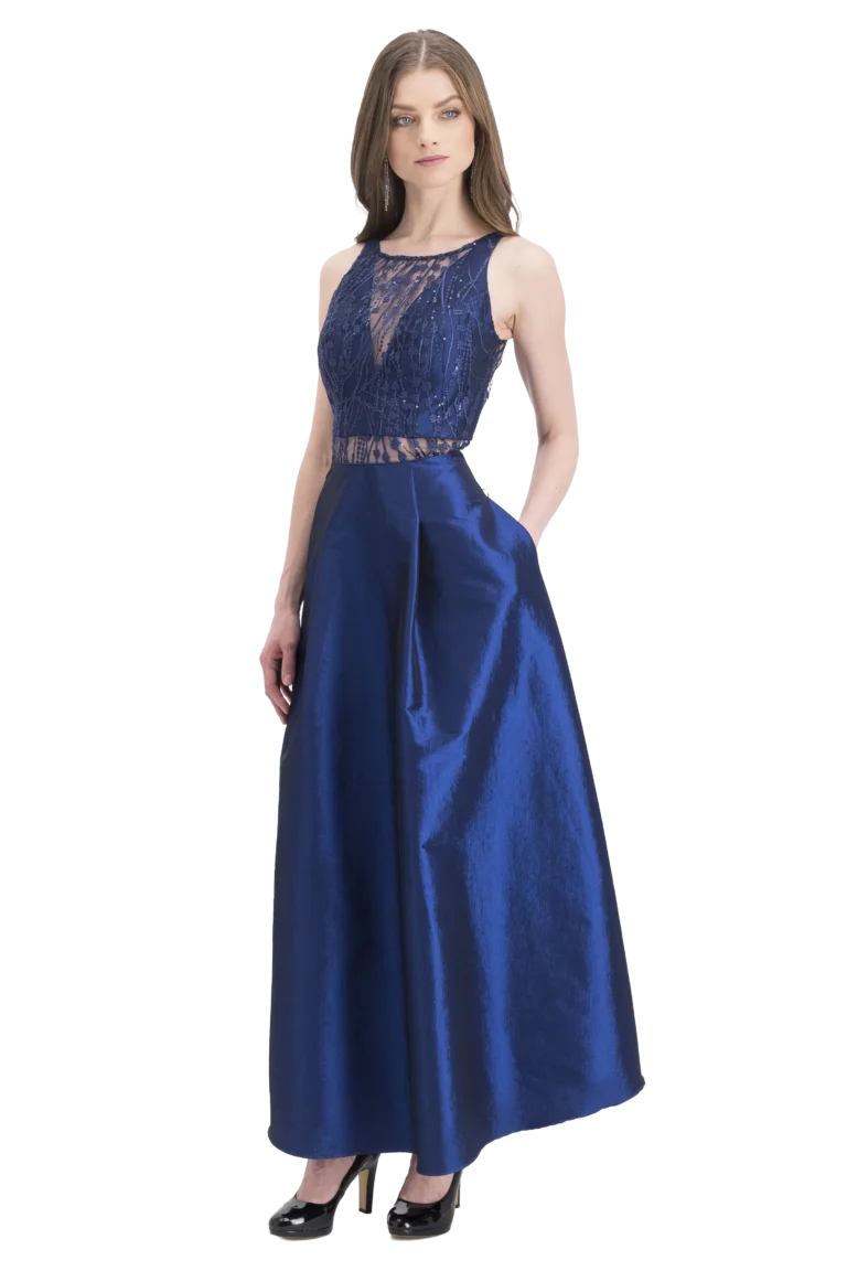 Vestido largo con espalda semidescubierta y transparencias