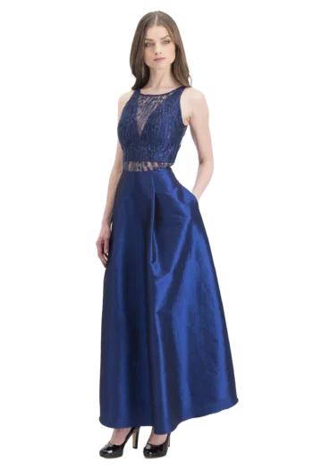 Vestido largo con espalda semidescubierta y transparencias