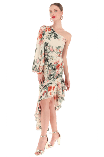 Vestido largo escote irregular con una manga abullonada.