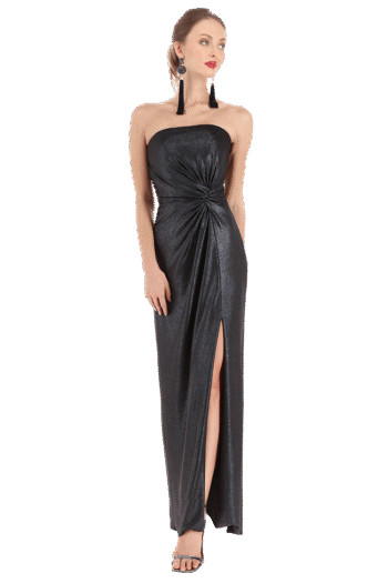 Vestido largo strapless con nudo en talle y abertura en falda.