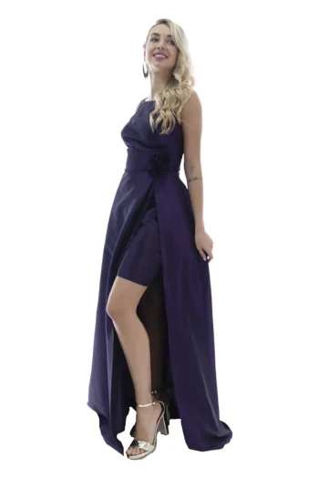 Vestido largo, escote ojal con fajilla falda línea A con minifalda y abertura