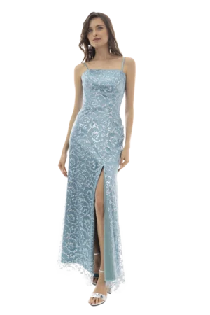 Vestido largo, escote palabra de honor, falda sirena con abertura y jareta
