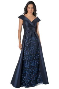 Vestido largo azul marino con cuerpo escote off shoulder estructurado en tafetán y falda en tull 3D