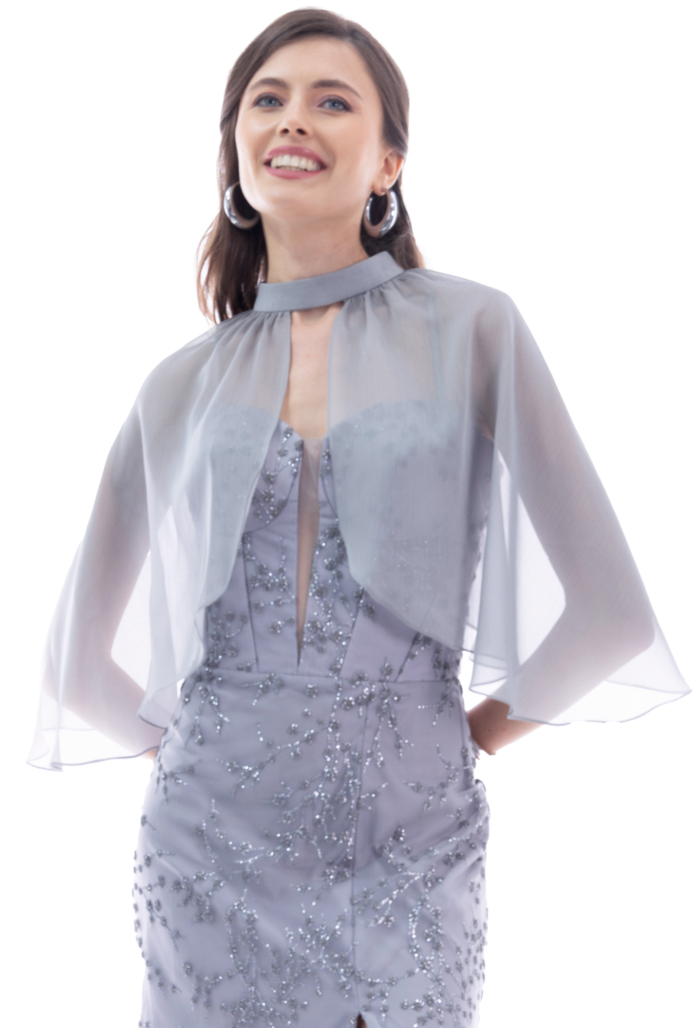 Capa gris de chiffon con cuello mao, ideal para complementar un vestido de noche - Massima