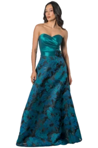Vestido largo strapless verde jade con drapeado y flor en la cintura, ideal para gala - Massima