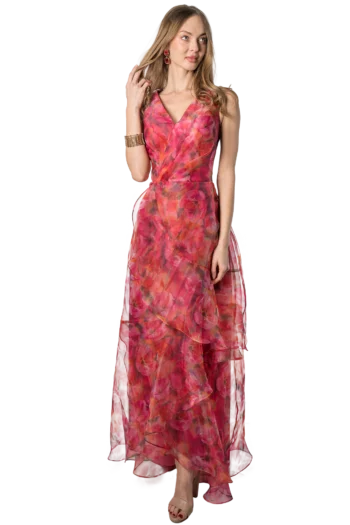 Vestido largo fucsia estampado con escote V y falda de olanes en capas, ideal para boda de jardín - Massima