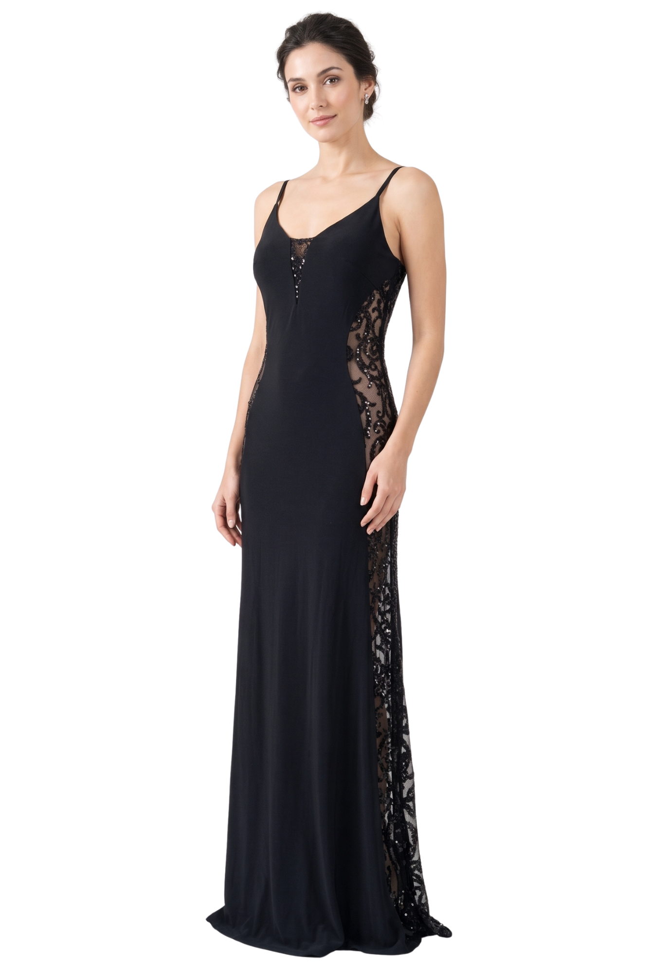 Modelo luciendo un vestido de fiesta negro con transparencia en los costados de encaje bordado con lentejuelas, tirantes delgados y escote en V.
